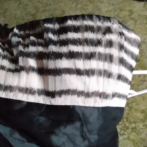 Dress - Picture 5 of 5